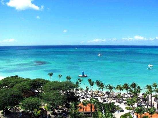 Eagles beach in Aruba